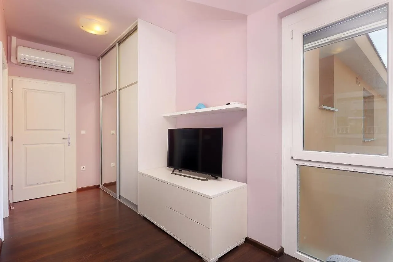 Moro Vrbnik Apartment