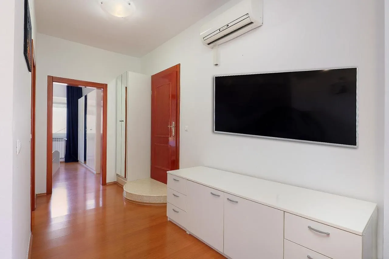Moro Vrbnik Apartment